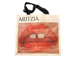 Aritzia shopping bag
